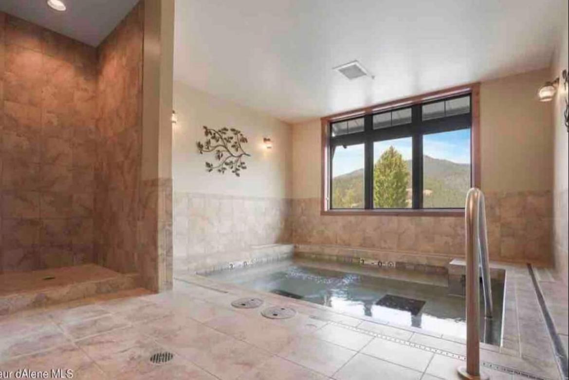 Penthouse Mountain Haven With Community Spa Room Келог Екстериор снимка